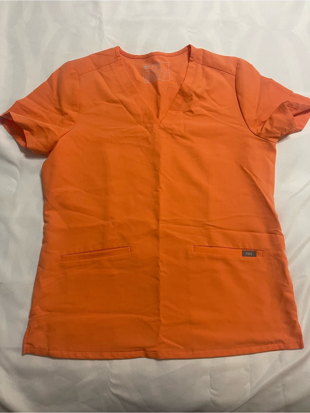 FIGS Papaya Casma Three-Pocket Scrub Top M